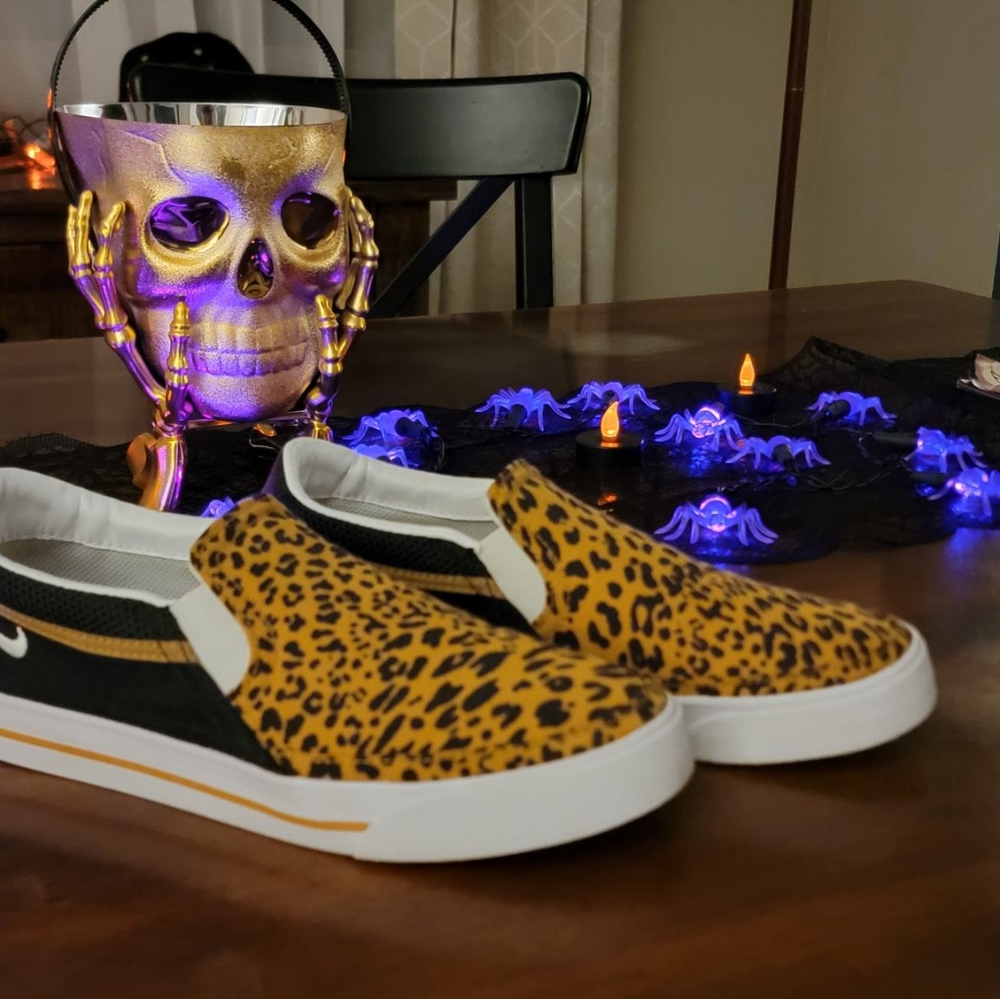 Nike "Court Legacy" slip-on sneakers